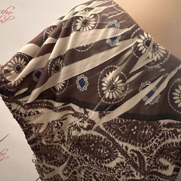 CATO. Stretch Tunic. Size Medium. Border Print. Scoop Tie Neck. Elastic. B40 - Picture 2 of 6